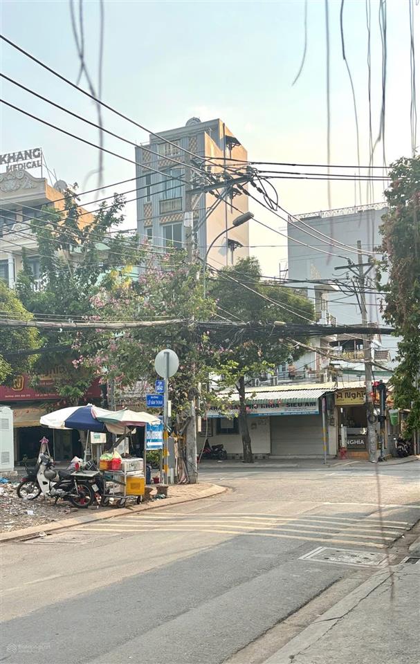 Nhà btct 4 tầng ,4pn, 5wc hẻm đường 42, bt đông, q.2