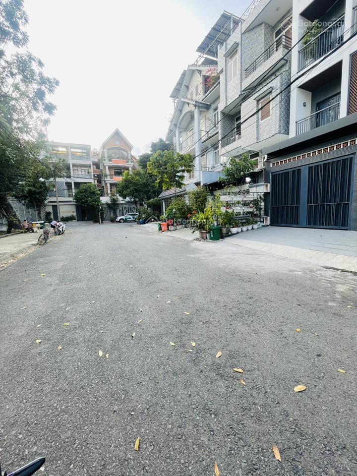 Nhà mt nội bộ cách đường số 1 khu tên lửa chỉ 10m,giá thuê 22 triệu,dt 6x17m,3.5 tấm.