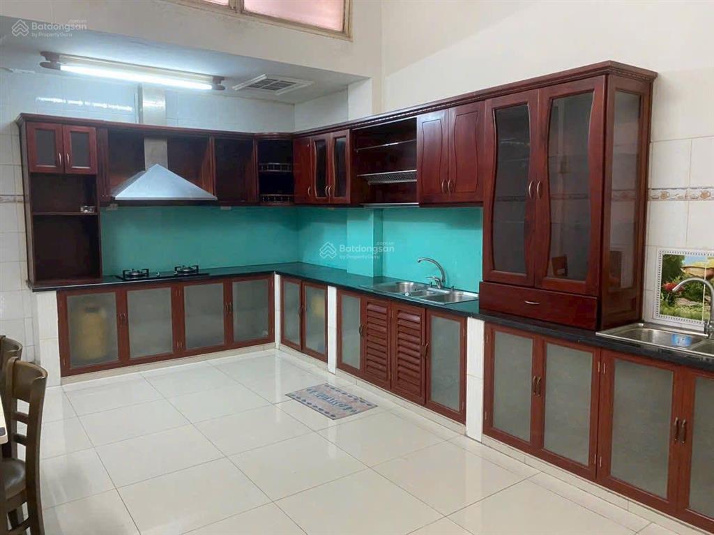 Chính chủ tin tưởng gửi nhà thuê rẻ nhất mt khu tên lửa,dt 4x20m,1 trệt 2 lầu,giá 17 triệu/tháng.