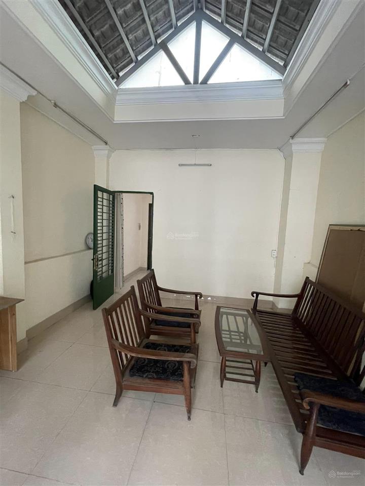 Cho thuê nhà mặt tiền khu bình phú,dt 4x15m,1 trệt 2 lầu,giá 14tr,có sẵn máy lạnh,đồ dùng cơ bản