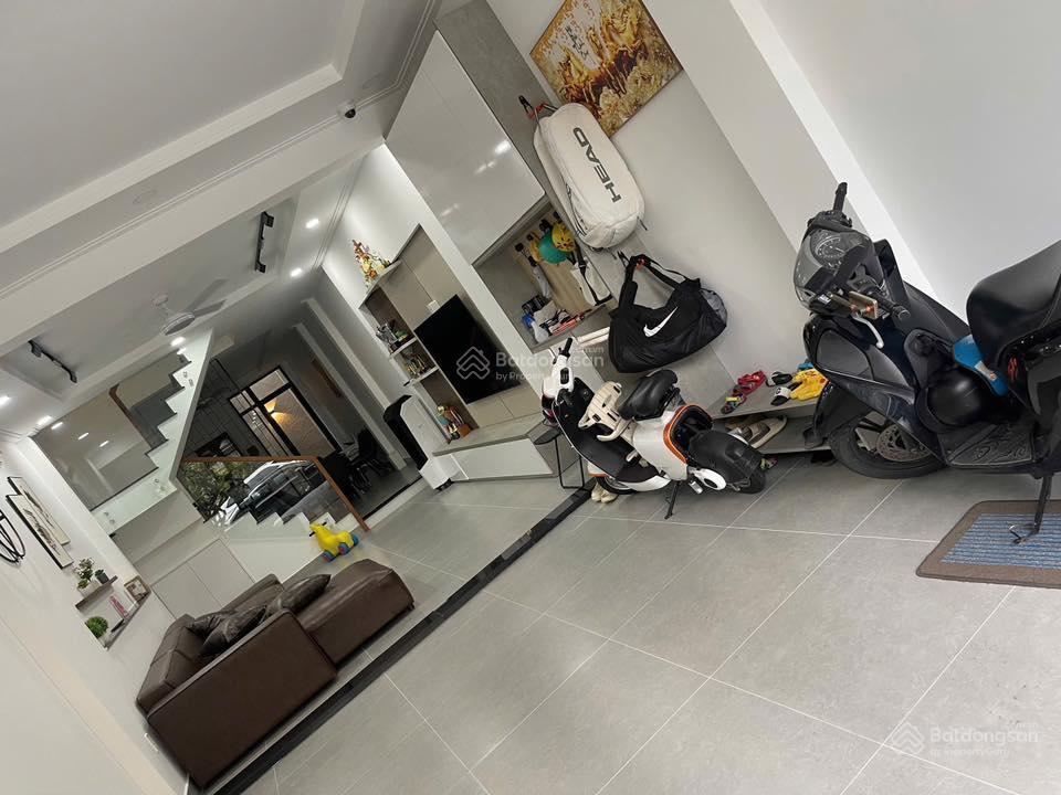 Cô chủ mới mua căn nhà cho thuê giá 26 triệu/tháng,diện tích 4x20m,3 tấm,full nội thất,cao cấp.
