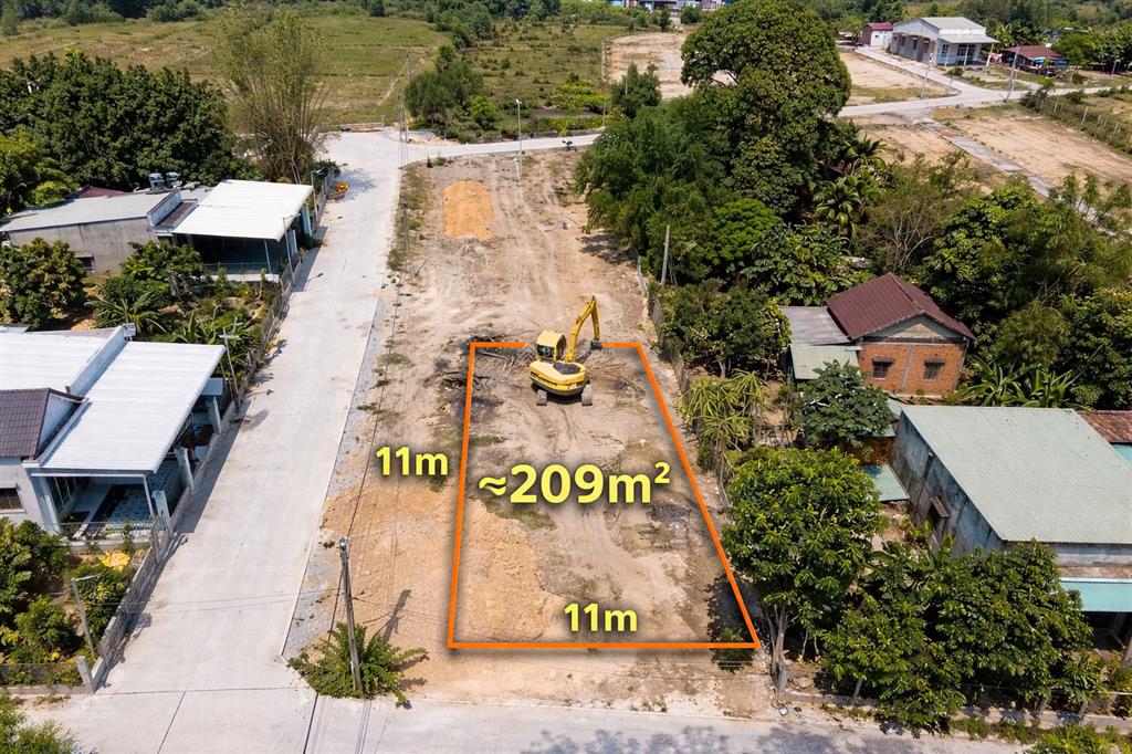 Chính chủ cần bán lô góc 2 mặt tiền đất thổ cư 11x19 ngay khu quân đội  sư đoàn 9