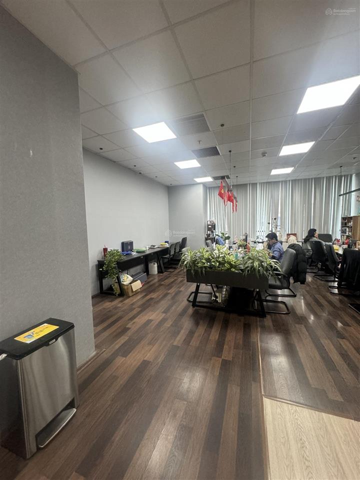 Bán căn góc tại n02 47 phố nguyễn tuân, đang cho thuê 391.350đ/m2 sổ đỏ lâu dài