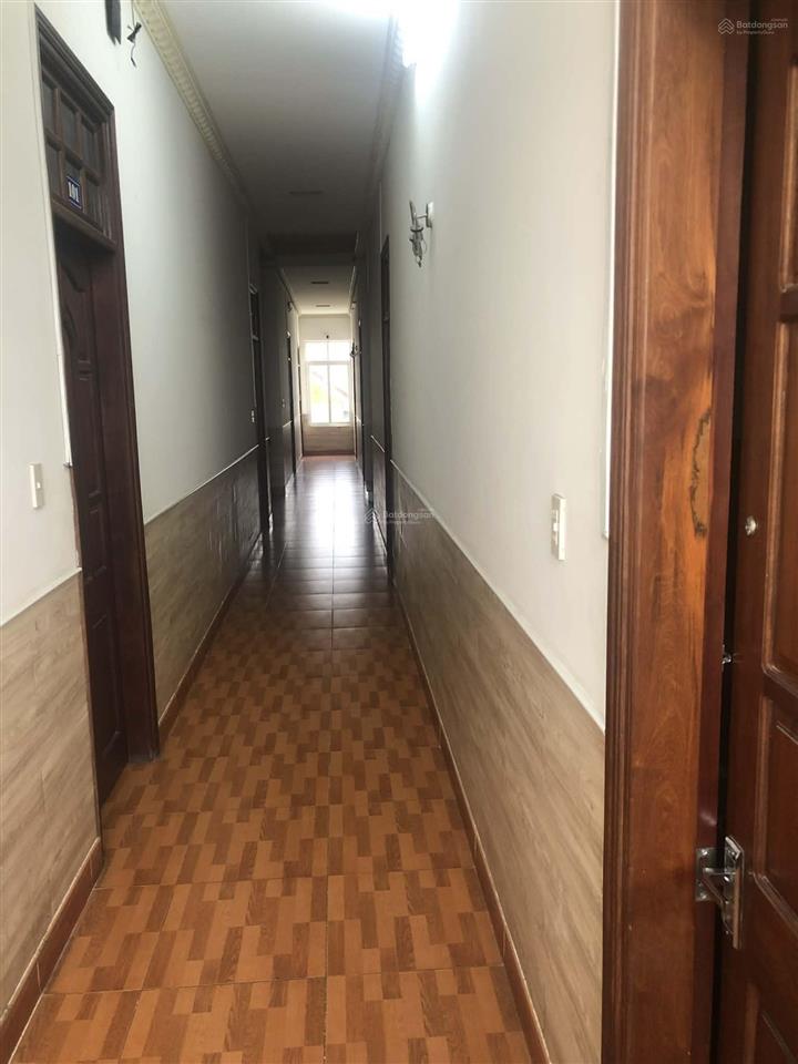 Chính chủ cần bán khách sạn tây đô mặt tiền đường phạm văn đồng, pháp lý rõ ràng. giá 9,2 tỷ có tl