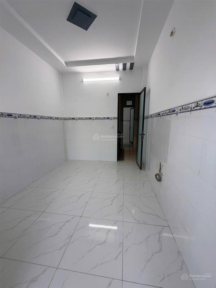 Shr. nhà 3,3x13m 2 lầu hiệp thành 13 có 4pn, hẻm xe hơi. giá 2,78 tỷ