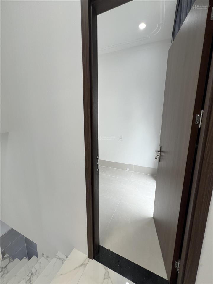 Nhà đường vào chùa pháp thạnh, hẻm xe hơi, ngang 4 dài 9m. giá 1,85 tỷ còn tl
