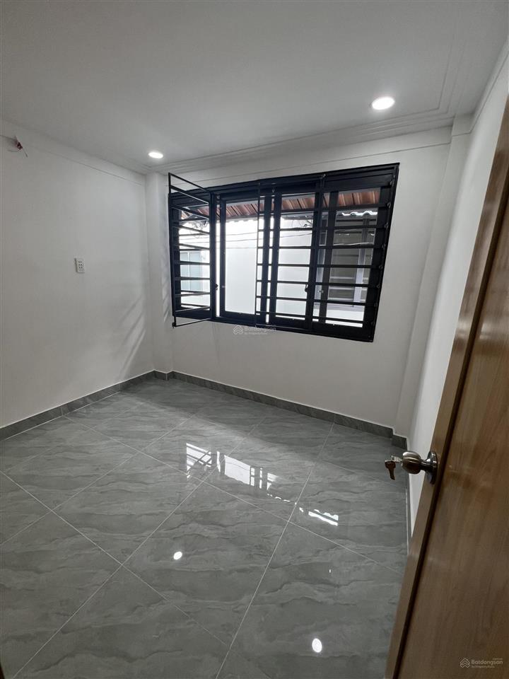 Nhà lầu 3,5x7m hẻm xe hơi đường nguyễn ảnh thủ gần ngã 3 đông quang, có 2pn. giá 1,038 tỷ (còn bớt)