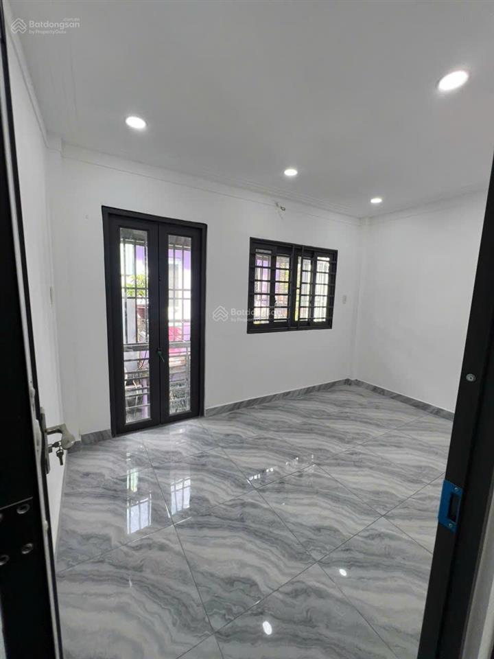 Khu an ninh  gần chợ thiếc. nhà 4,5x6m xây kiên cố đường lê văn khương. giá 1,27 tỷ (còn tl)