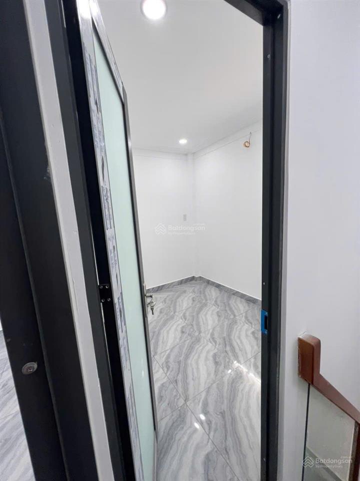 Khu an ninh  gần chợ thiếc. nhà 4,5x6m xây kiên cố đường lê văn khương. giá 1,27 tỷ (còn tl)
