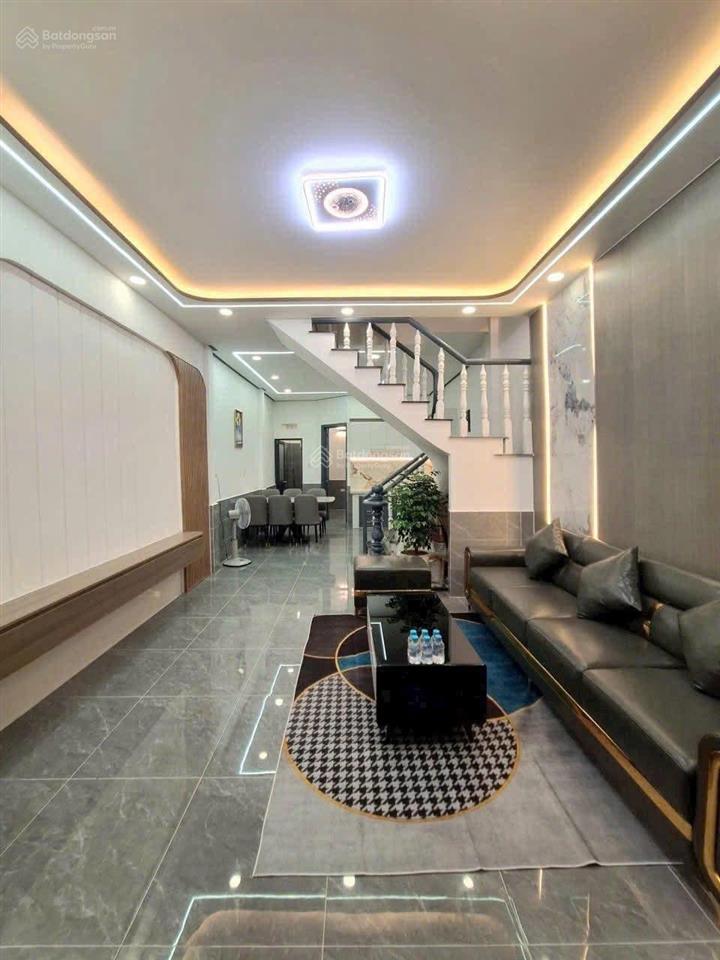 Nhà hoa hậu sẹc ngắn đường lê văn khương gần chợ thiếc, có 2pn 2wc, ban công, sân phơi. giá 1,8 tỷ