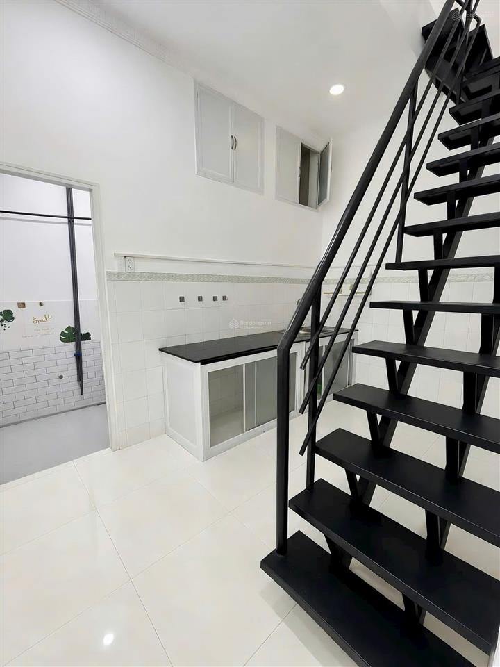 Hẻm xe tải  gần chợ hiệp thành. nhà 4x11m đường lê văn khương, có 2pn 2wc, ban công, giá 1,59tỷ tl