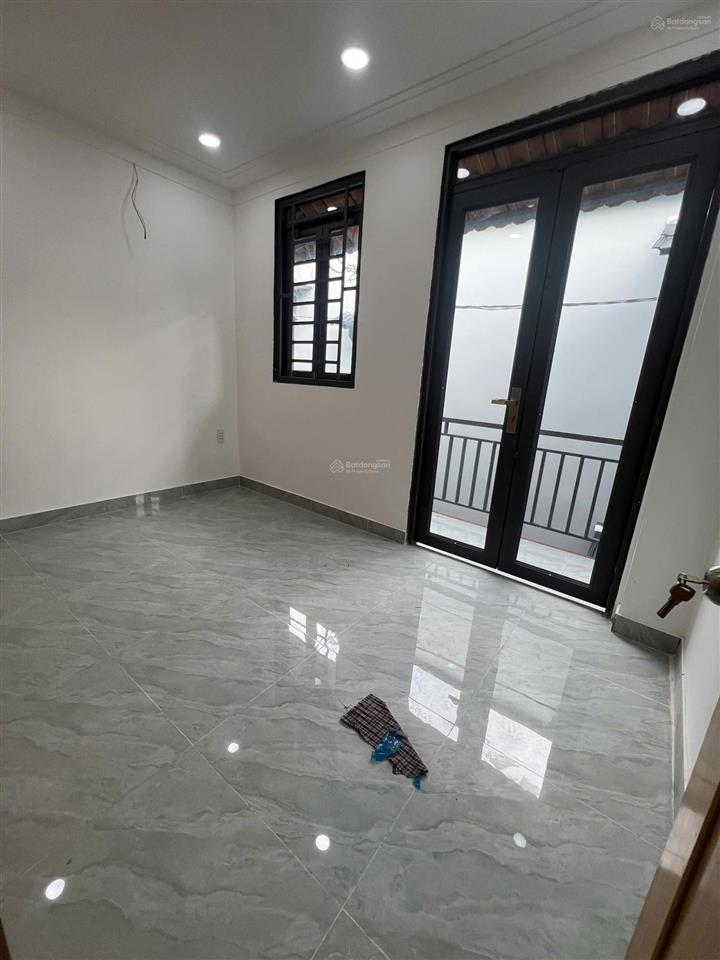 Đường nhựa 9m. nhà 24m2 thổ cư đường tth14 gần bệnh viện q12. có 2pn, ban công. giá 1,13 tỷ có bớt