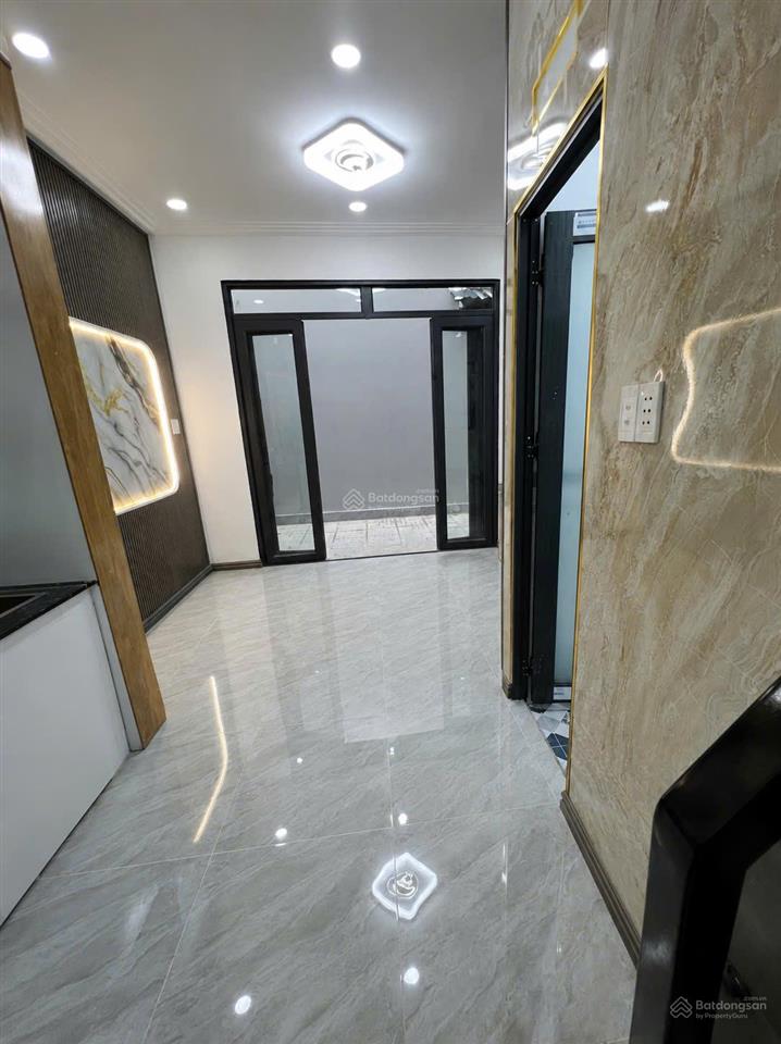 Đường nhựa 9m. nhà 24m2 thổ cư đường tth14 gần bệnh viện q12. có 2pn, ban công. giá 1,13 tỷ có bớt