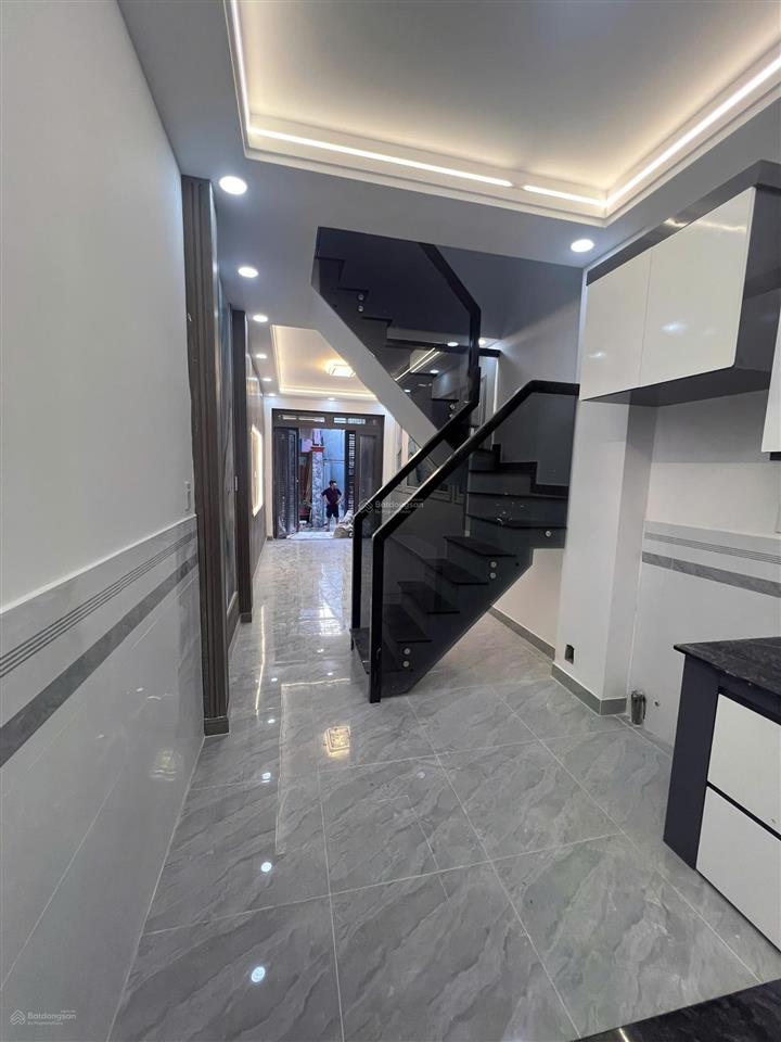 Nhà 40m2 hẻm xe hơi đường thới an 04 gần siêu thị metro, có 2pn 2wc, ban công, giá 1,86 tỷ còn tl