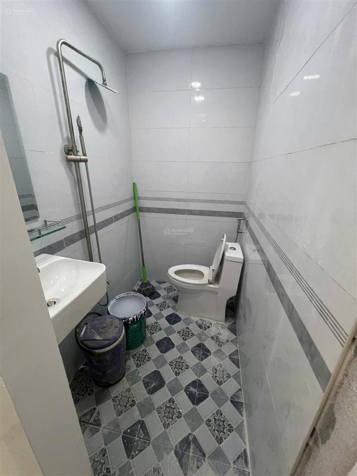 Nhà 40m2 hẻm xe hơi đường thới an 04 gần siêu thị metro, có 2pn 2wc, ban công, giá 1,86 tỷ còn tl