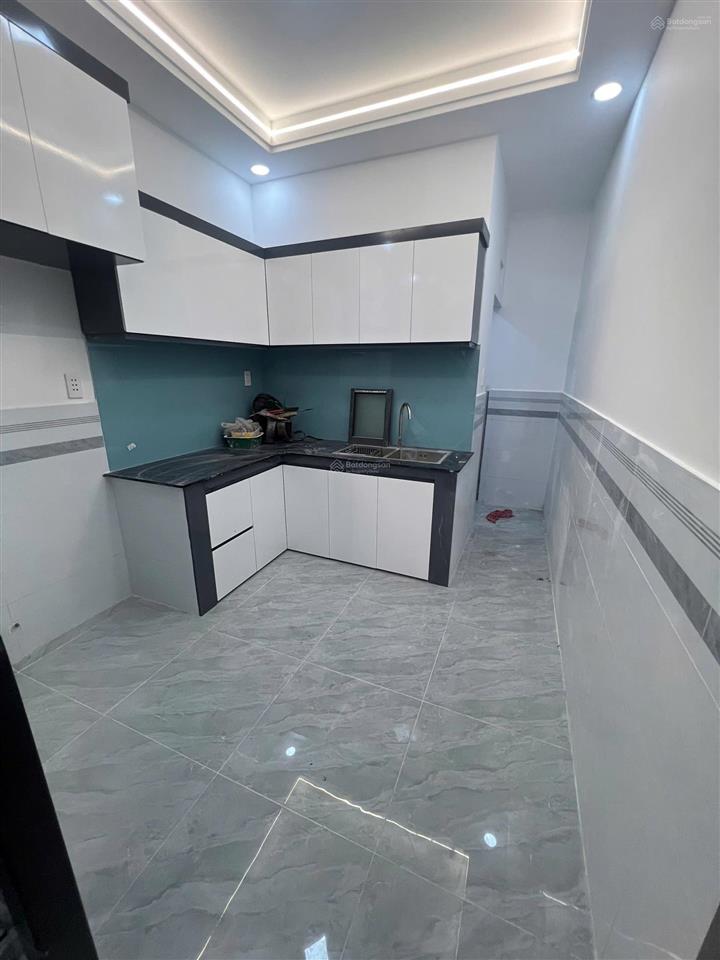 Nhà 40m2 hẻm xe hơi đường thới an 04 gần siêu thị metro, có 2pn 2wc, ban công, giá 1,86 tỷ còn tl