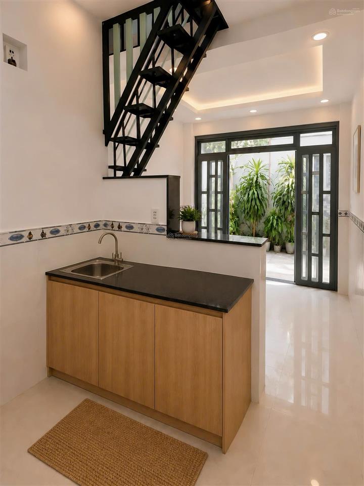 Nhà xinh chuẩn 20m2 đường trương thị hoa ngay trường nguyễn hiền, có 2pn, ban công. giá 1,09 tỷ tl