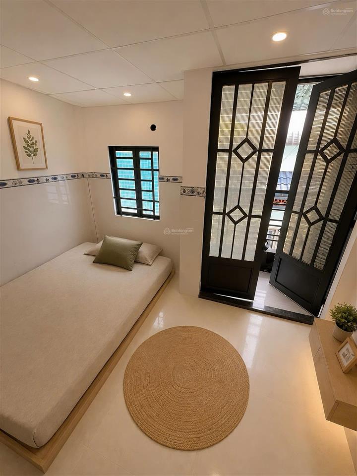 Nhà xinh chuẩn 20m2 đường trương thị hoa ngay trường nguyễn hiền, có 2pn, ban công. giá 1,09 tỷ tl