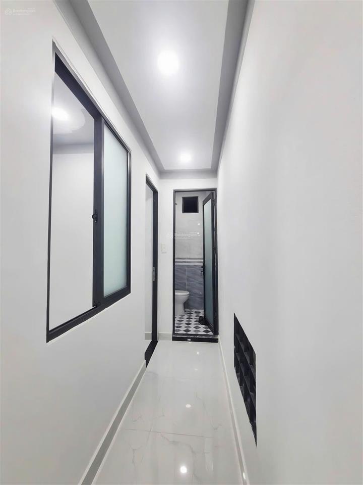 Nhà 34m2 xây mới đường liên khu 2  5 gần chợ thiếc, có 2pn 2wc, ban công. giá 1,6 tỷ (còn tl mạnh)