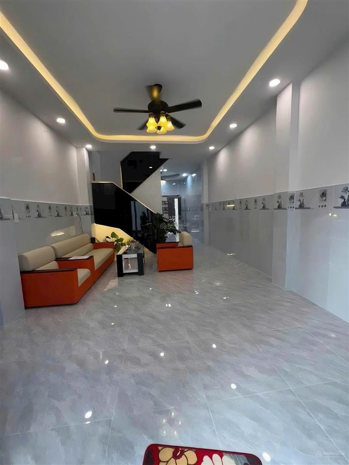 Nhà 42m2 thổ cư 1/ đường lê thị riêng ngay siêu thị metro. có 2pn 2wc, ban công. giá 1,85 tỷ có tl