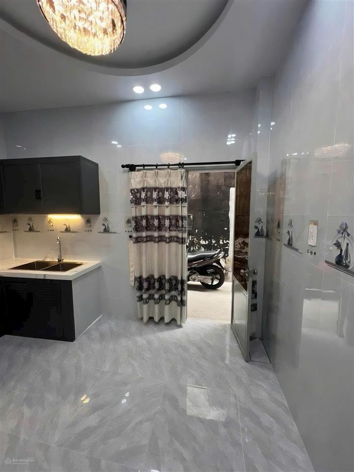 Nhà 42m2 thổ cư 1/ đường lê thị riêng ngay siêu thị metro. có 2pn 2wc, ban công. giá 1,85 tỷ có tl