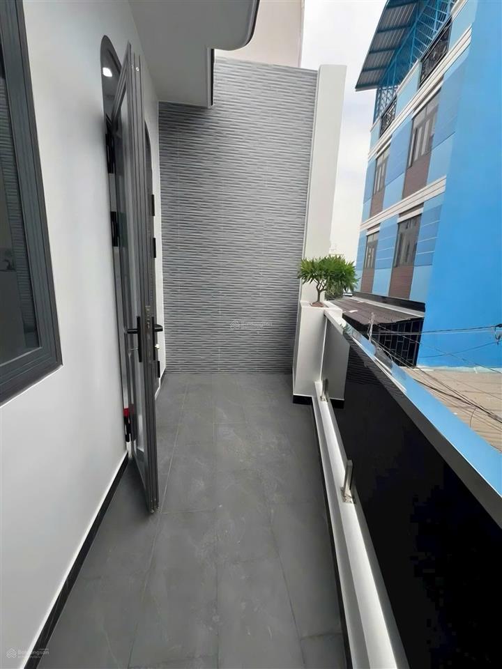 Nhà 42m2 thổ cư 1/ đường lê thị riêng ngay siêu thị metro. có 2pn 2wc, ban công. giá 1,85 tỷ có tl