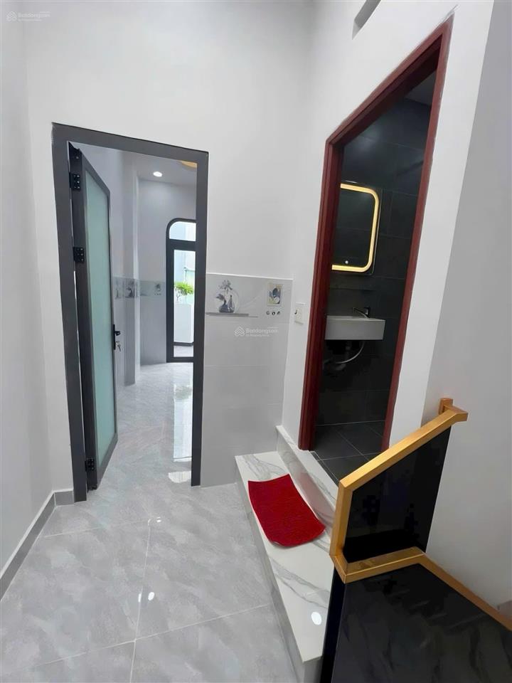 Nhà 42m2 thổ cư 1/ đường lê thị riêng ngay siêu thị metro. có 2pn 2wc, ban công. giá 1,85 tỷ có tl