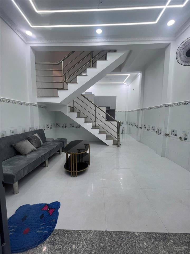 Nhà 32m2 1/ đường liên khu 2  5 ngay lẩu bò tèo. có 2pn 2wc, ban công, sân phơi giá 1,59 tỷ còn tl