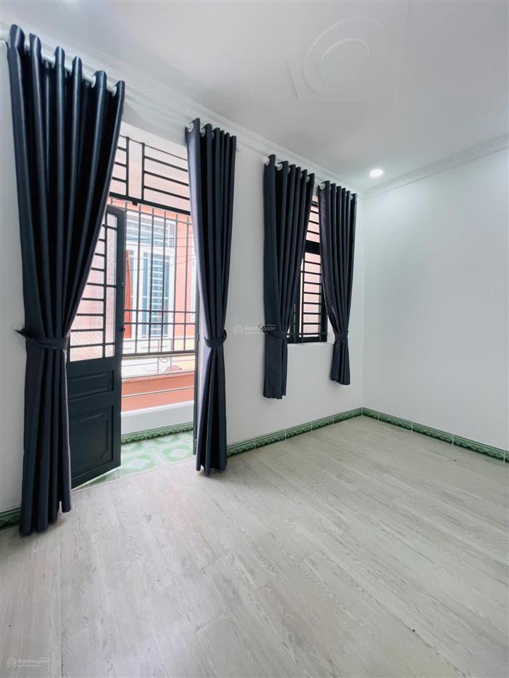 Nhà 32m2 1/ đường liên khu 2  5 ngay lẩu bò tèo. có 2pn 2wc, ban công, sân phơi giá 1,59 tỷ còn tl