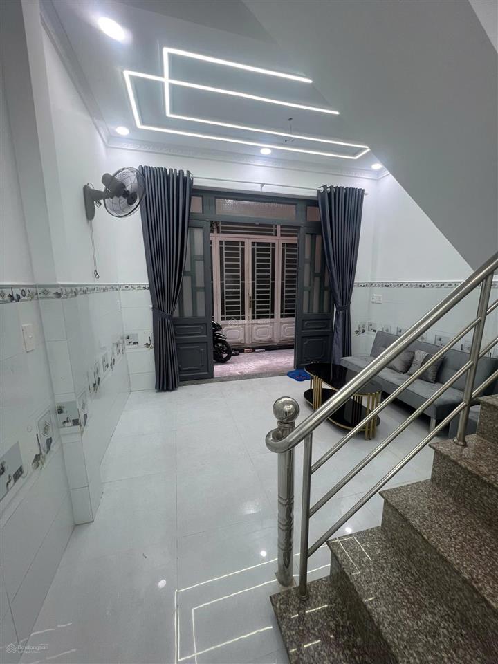Nhà 32m2 1/ đường liên khu 2  5 ngay lẩu bò tèo. có 2pn 2wc, ban công, sân phơi giá 1,59 tỷ còn tl