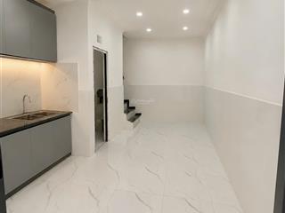 Nhà 28m2 đường thạnh xuân 25 ngay khu dân cư thới an. có 2pn, ban công, sân phơi, giá 930tr có bớt