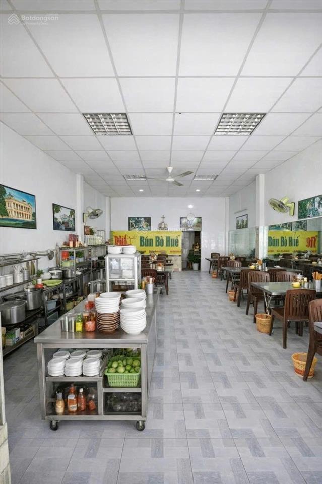 Cần bán gấp căn nhà 1 trệt 1 lầu ngay vòng xoay an lạc, đang cho thuê 20 triệu/tháng. giá 920tr