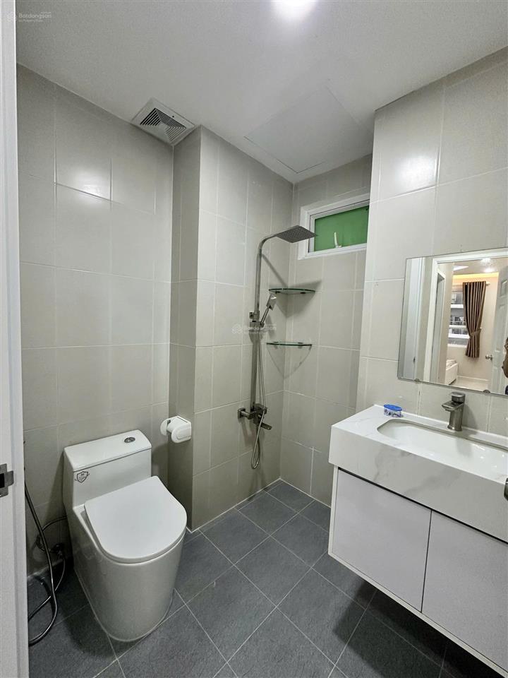 Chính chủ bán gấp melody âu cơ, dt 70m2, 2pn 2wc, sổ hồng riêng, tầng trung