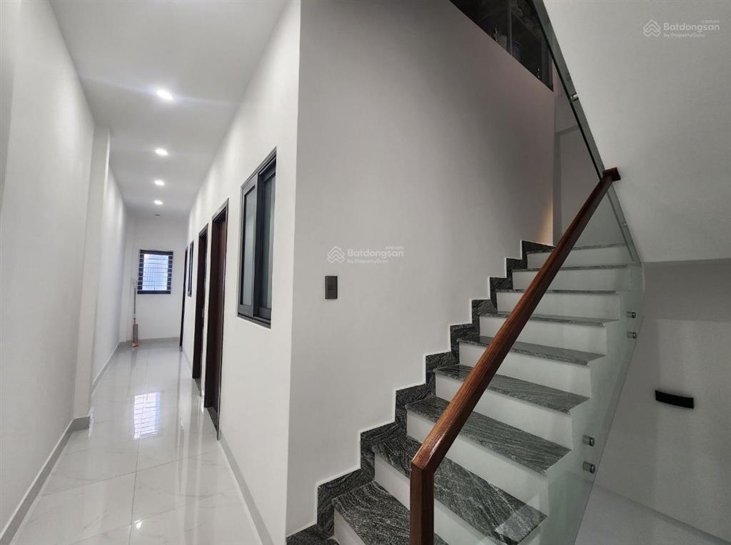 Nhà đẹp 3 tầng đường lý văn tố, sát biển mỹ khê  kinh doanh sầm uất   0938 155 ***