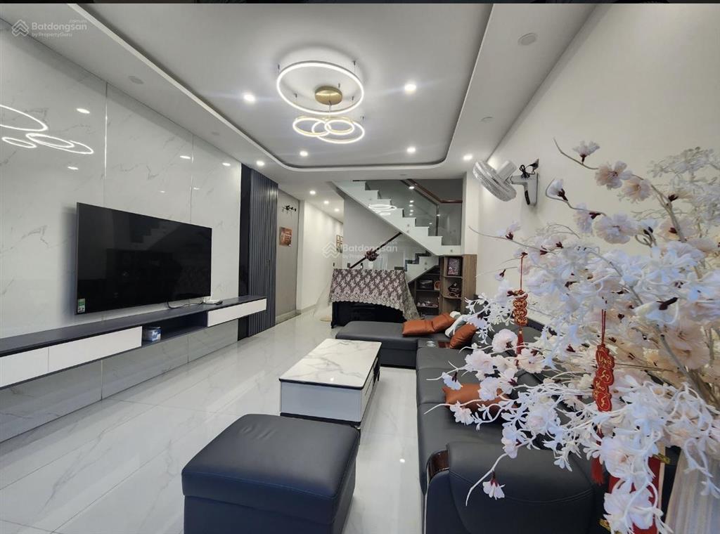 Nhà đẹp 3 tầng đường lý văn tố, sát biển mỹ khê  kinh doanh sầm uất   0938 155 ***