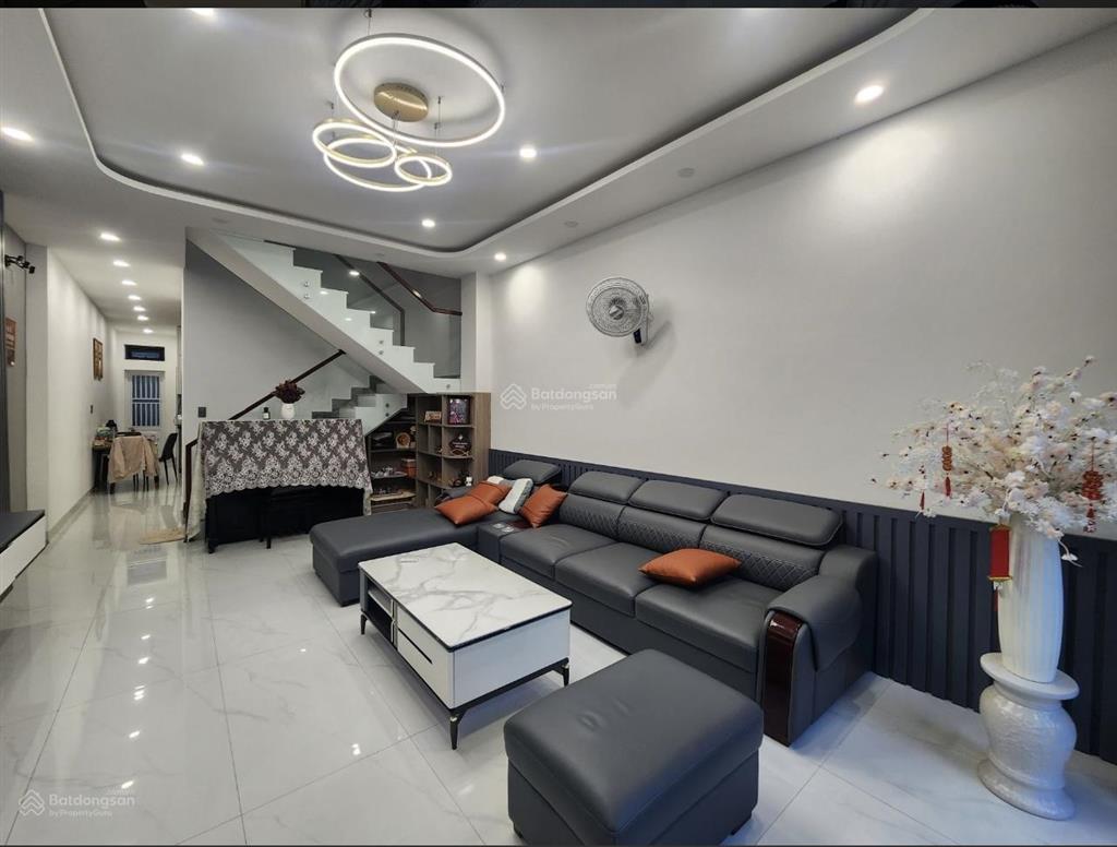 Nhà đẹp 3 tầng đường lý văn tố, sát biển mỹ khê  kinh doanh sầm uất   0938 155 ***