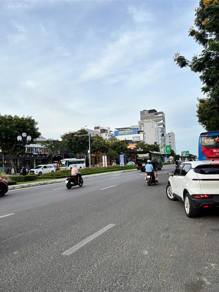 Siêu phẩm đất mt lê văn hiến  phù hợp xây dựng căn hộ 182m2 ngang 7m gía 14,3 tỷ  0938 155 ***