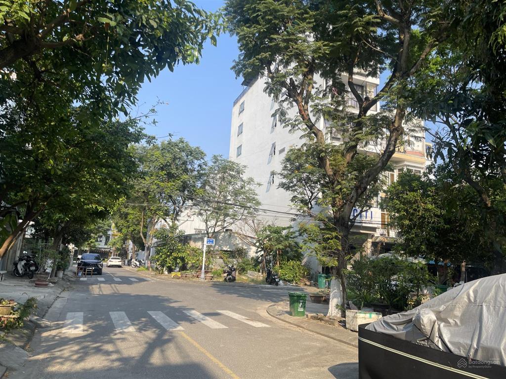 Bán đất tặng nhà mt mỹ an 3  đối diện công viên vị trí đẹp cách sông hàn 100m  0938 155 ***
