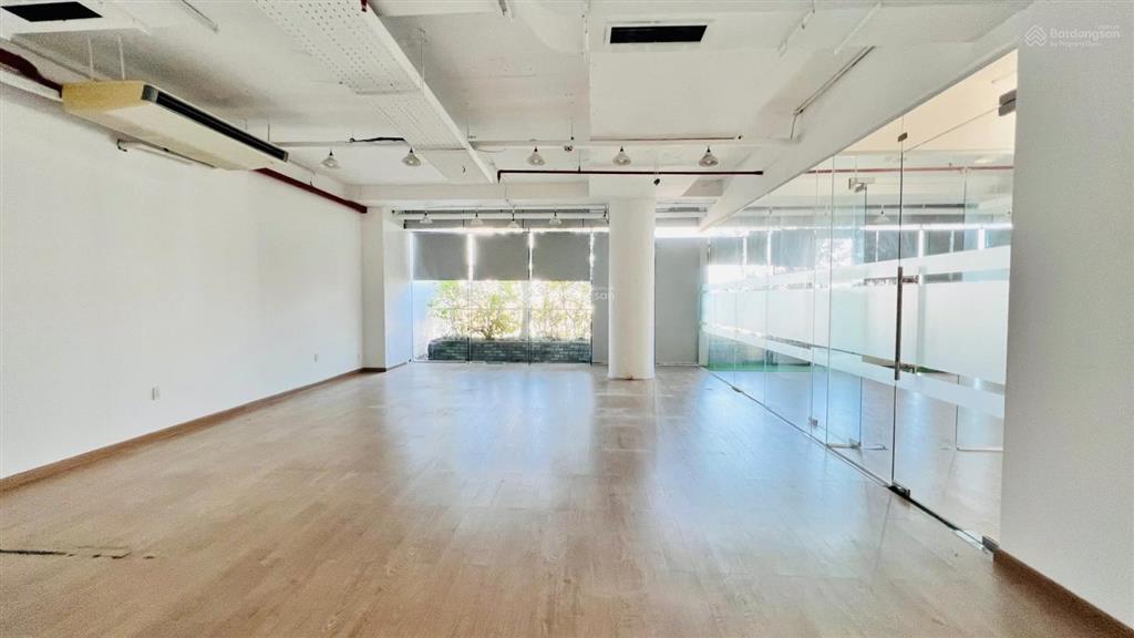 Siêu hiếm  bán tòa vp 8 tầng góc 2mt nguyễn hữu thọ 490m²  cho thuê gần 500tr/th,  0938 155 ***