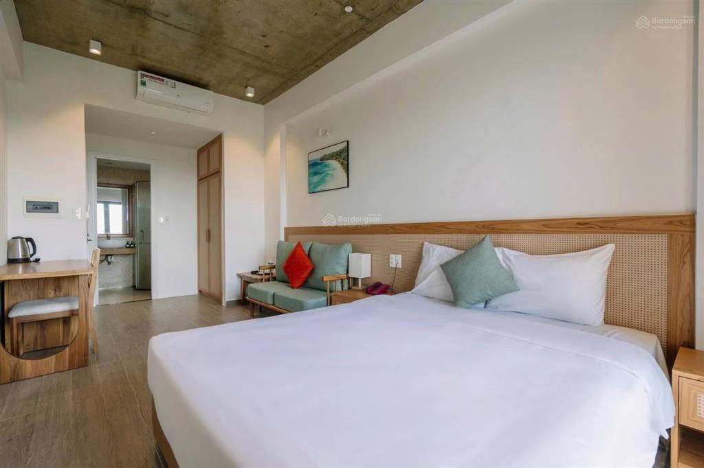Tòa căn hộ dòng tiền đang cho thuê 200tr/th giá 46 tỷ  đường lớn hồ bơi view biển  0938 155 ***