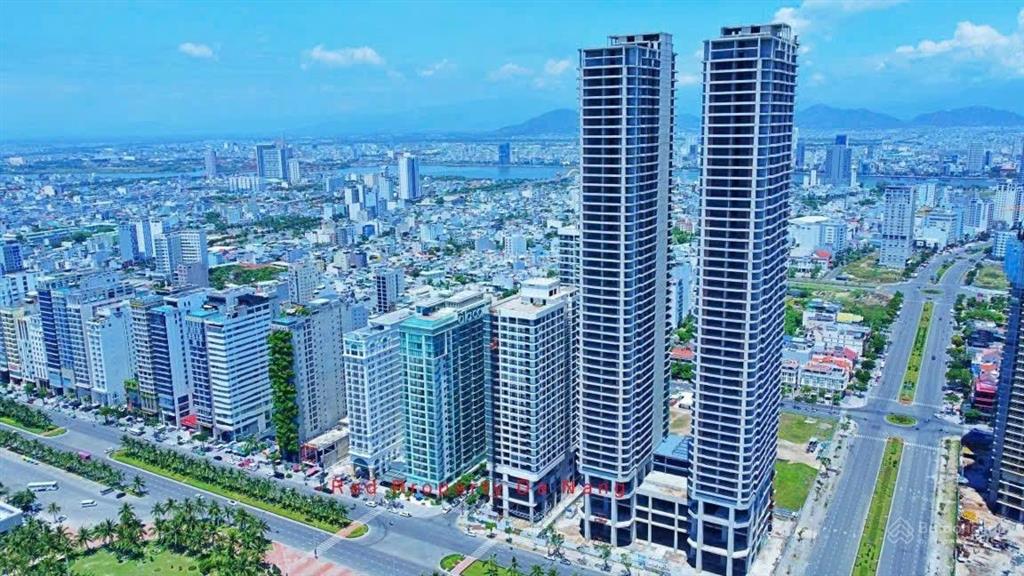 Cho thuê lô góc 2 mt phạm văn đồng 1900m  cách biển 200m giá 300tr/th  0938 155 ***