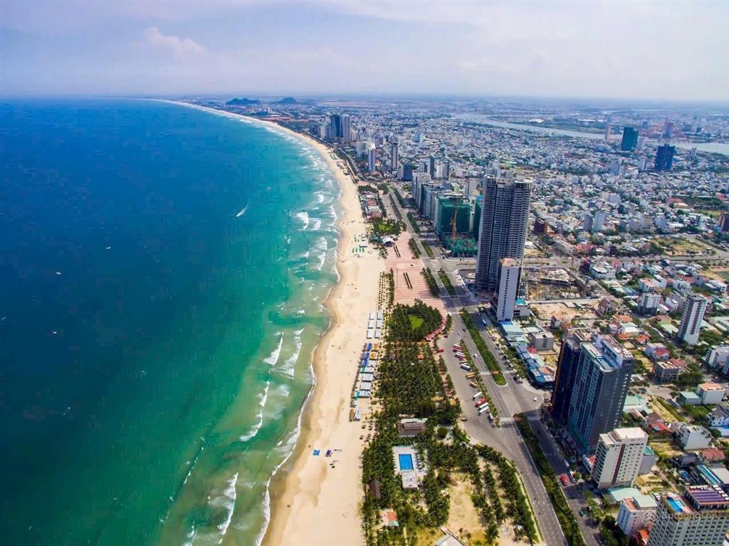 Cho thuê lô góc 2 mt phạm văn đồng 1900m  cách biển 200m giá 300tr/th  0938 155 ***