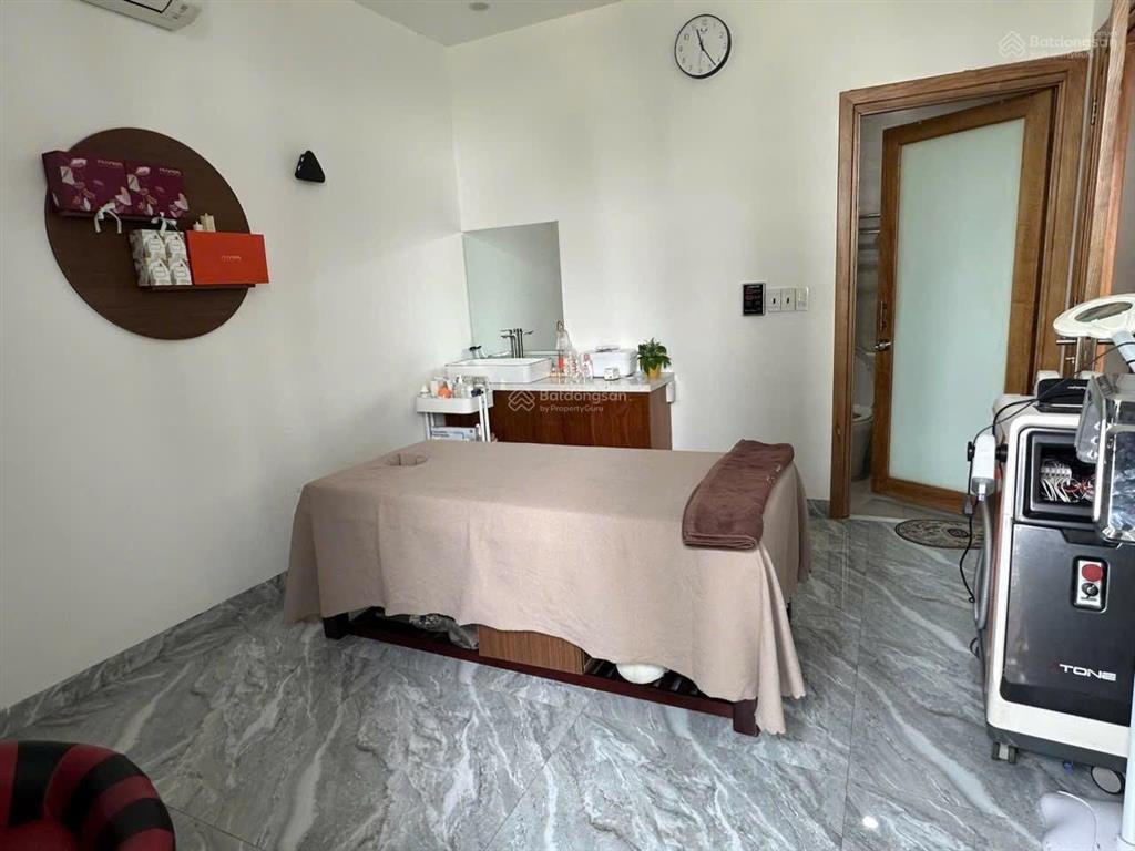 Hạ 3 tỷ bán nhanh tòa căn hộ mt nguyễn du  trung tâm hải châu  thu nhập 100tr/th  0938 155 ***