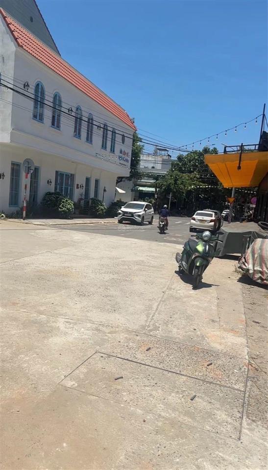 Bán góc 2 mặt thoáng đường nguyễn thông  sát sông hàn 65m2 giá 7.4 tỷ  0938 155 ***