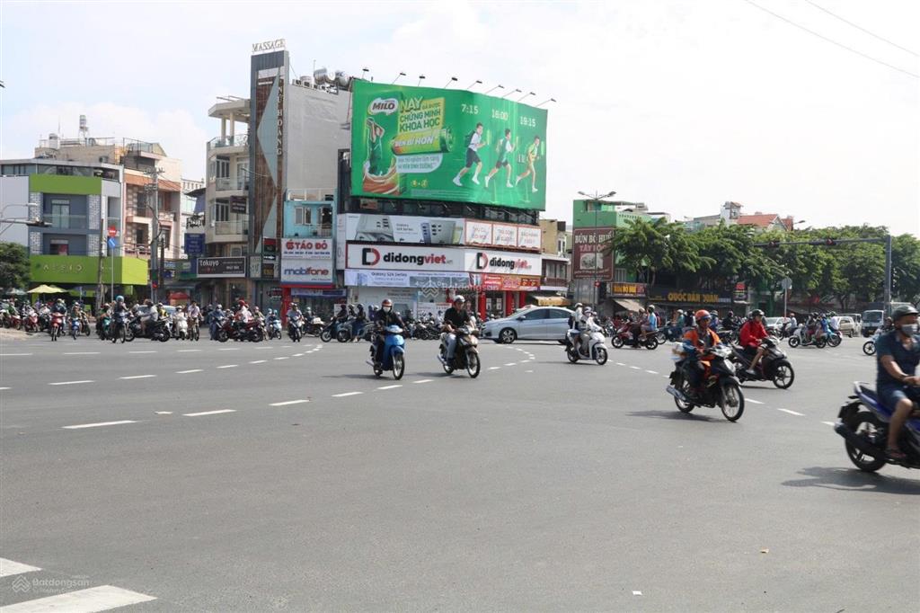 Mặt tiền số sảnh đẹp lê quang định 225m2, gía 80 tỷ ngay vòng xoay p.v. đồng. cho thuê 150 triệu