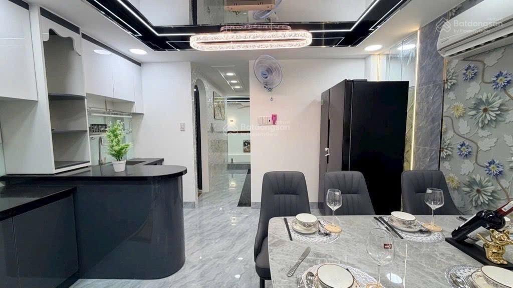 Bán nhà 5 tầng 41m 2 ,4pn,5wc
6,5 tỷ tl