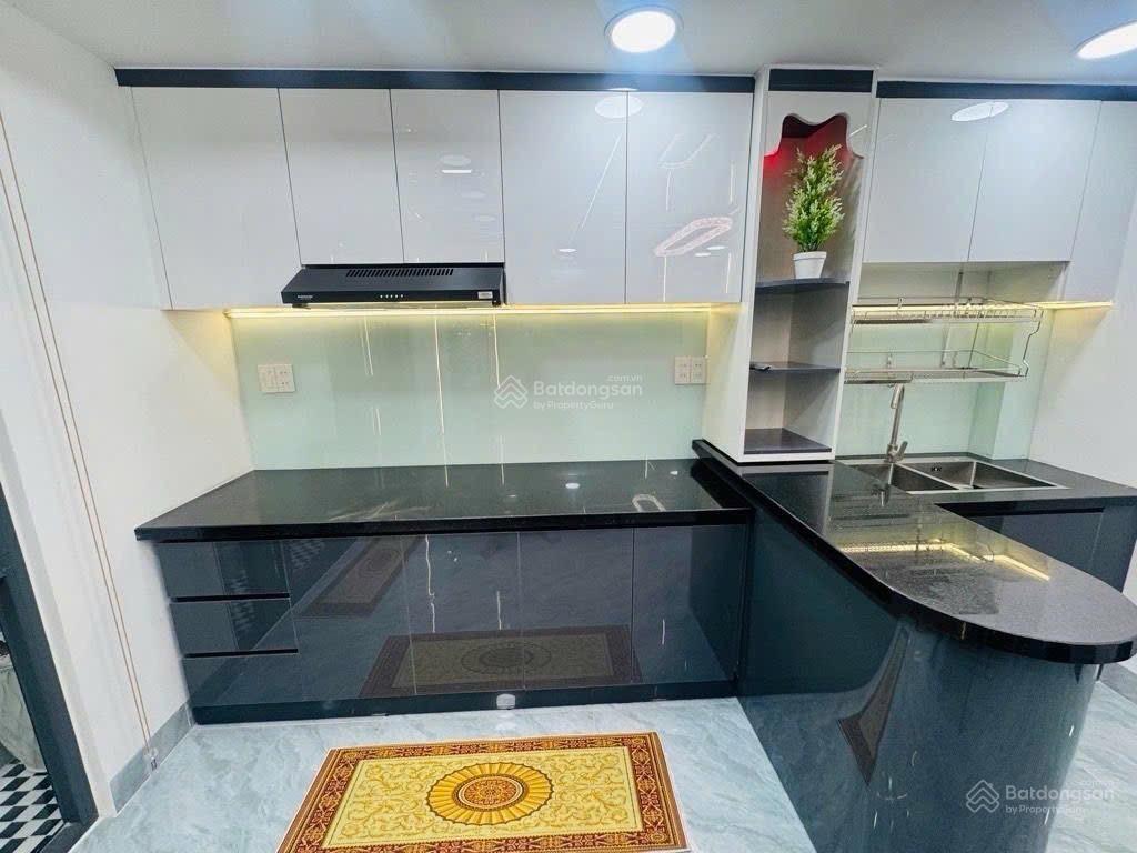 Bán nhà 5 tầng 41m 2 ,4pn,5wc
6,5 tỷ tl