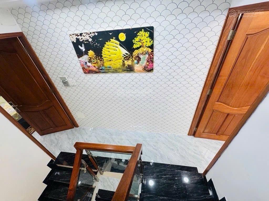 Bán nhà 5 tầng 41m 2 ,4pn,5wc
6,5 tỷ tl