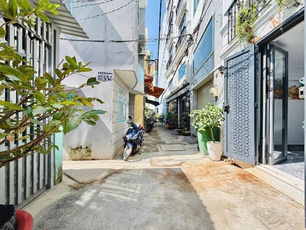 Thiết kế hiện đại,tối ưu diện tích, xây dựng mới wiew sông cực kì mát 5 tầng.4pn.3wc,sân th