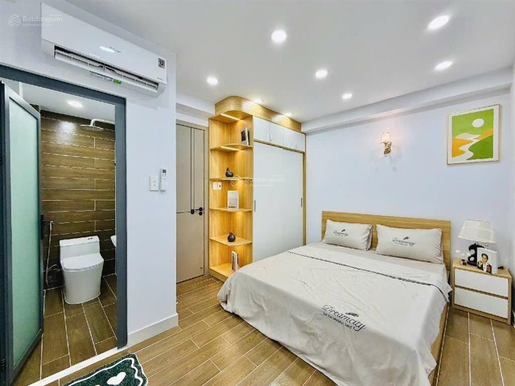 Thiết kế hiện đại,tối ưu diện tích, xây dựng mới wiew sông cực kì mát 5 tầng.4pn.3wc,sân th